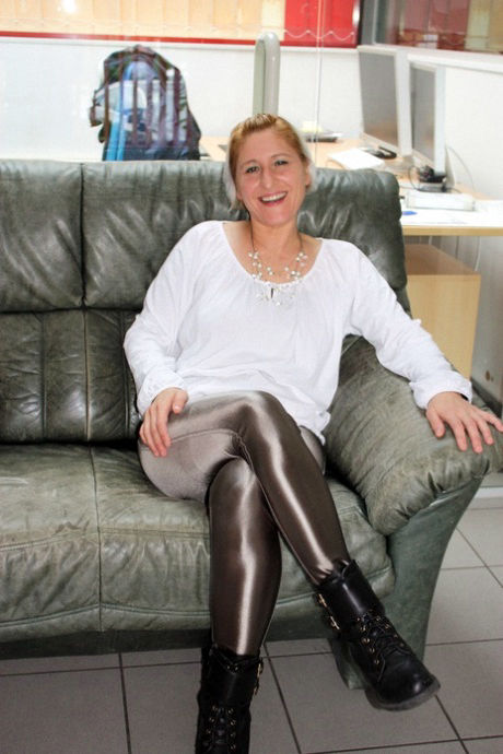 Busty Milf wants gangbang